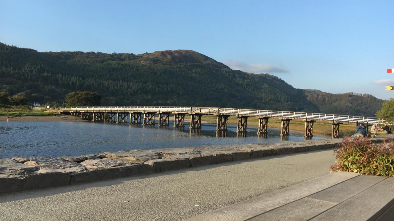 Snowdonia Mawddach Escape Villa ดอลเกซเซย์ ภายนอก รูปภาพ