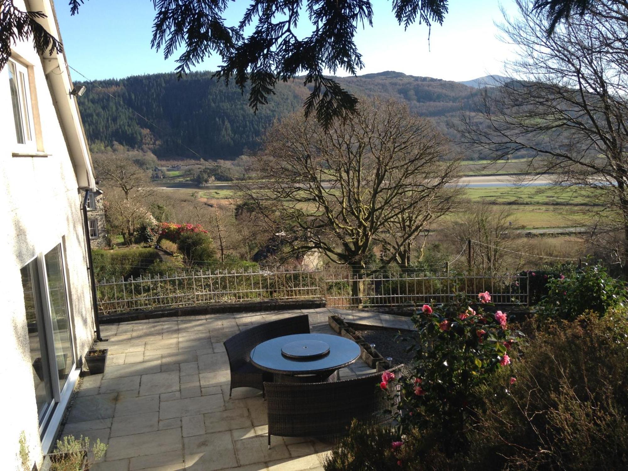 Snowdonia Mawddach Escape Villa ดอลเกซเซย์ ภายนอก รูปภาพ