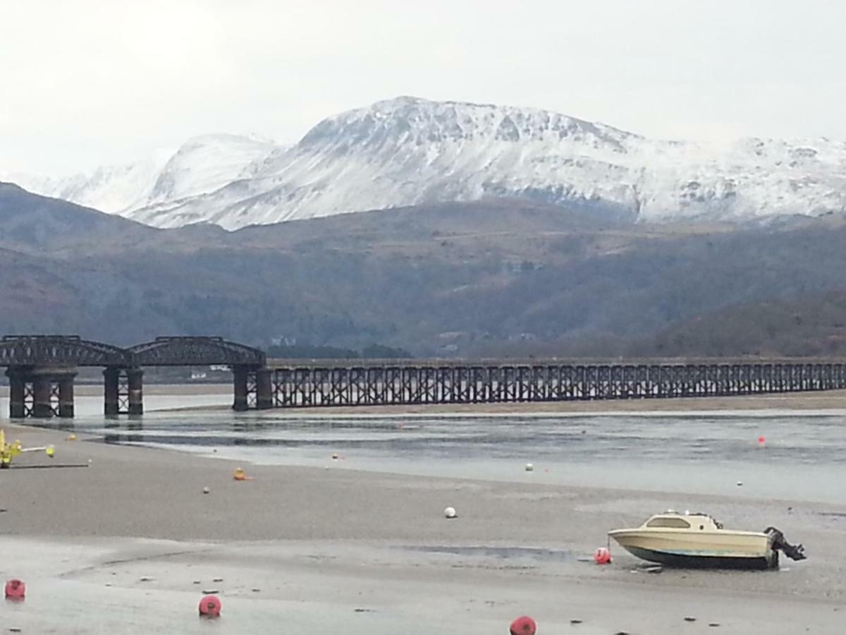 Snowdonia Mawddach Escape Villa ดอลเกซเซย์ ภายนอก รูปภาพ