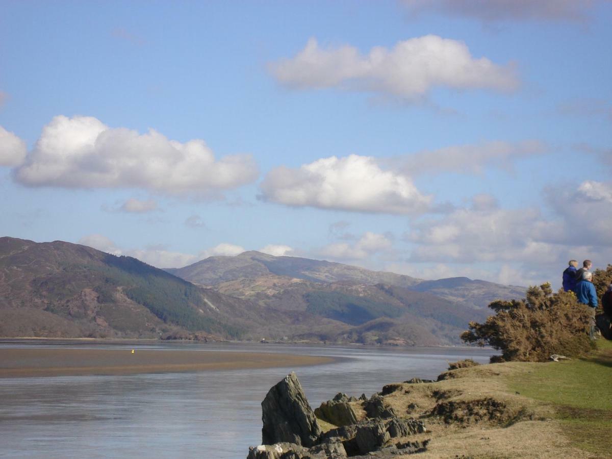 Snowdonia Mawddach Escape Villa ดอลเกซเซย์ ภายนอก รูปภาพ